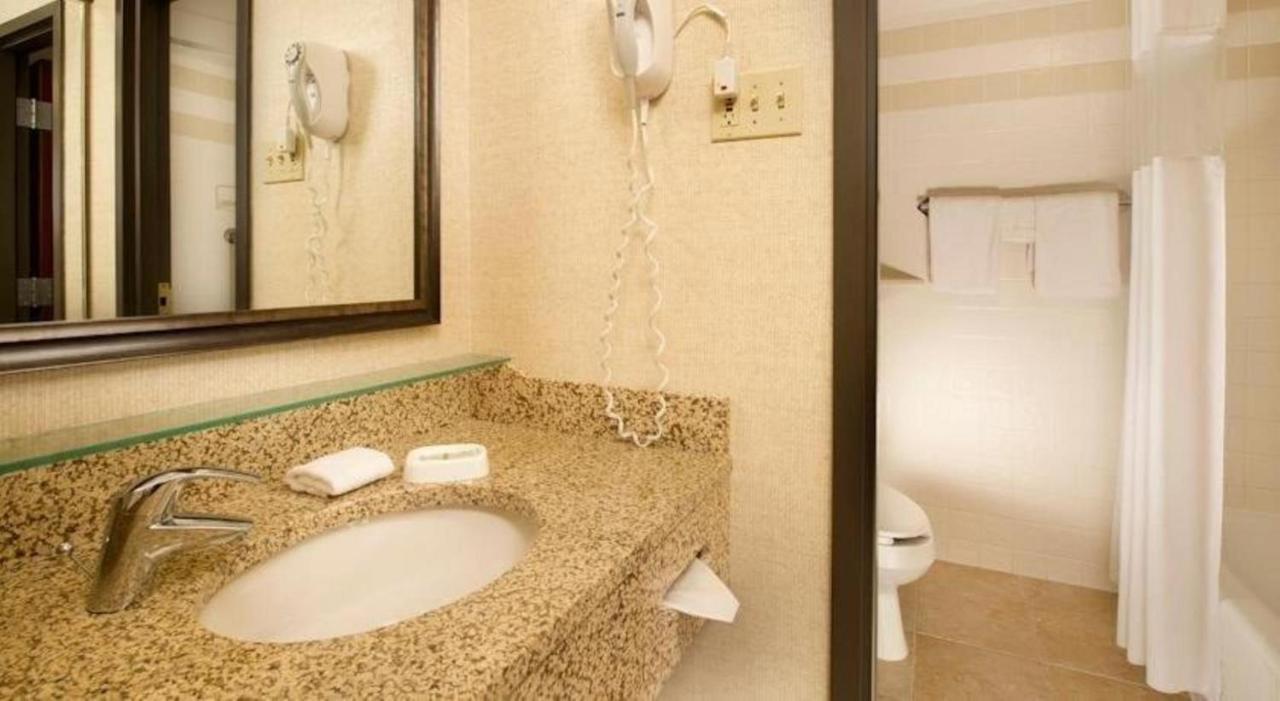 Hotel Lotus Kansas City Stadium מראה חיצוני תמונה