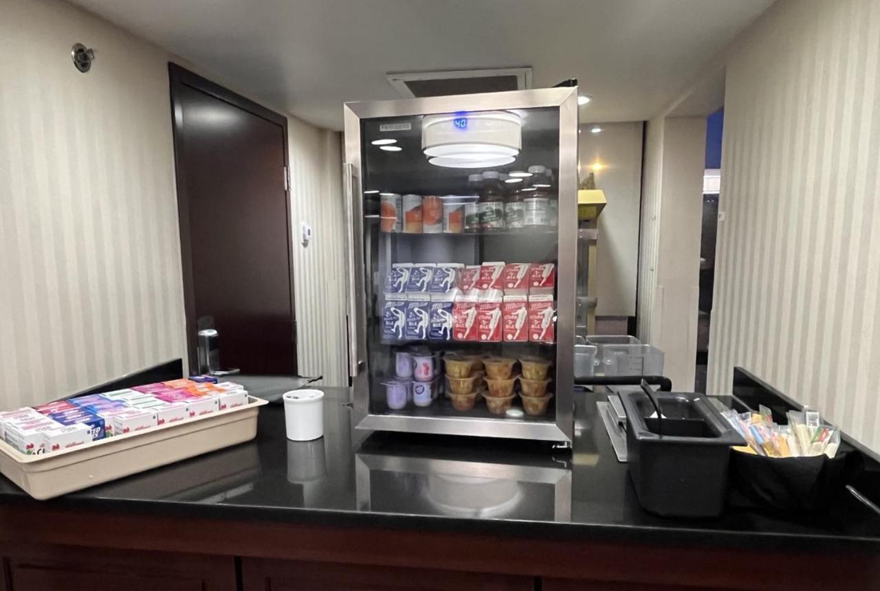 Hotel Lotus Kansas City Stadium מראה חיצוני תמונה