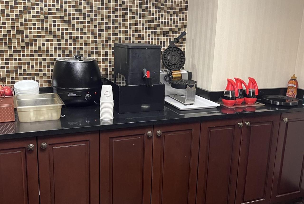 Hotel Lotus Kansas City Stadium מראה חיצוני תמונה